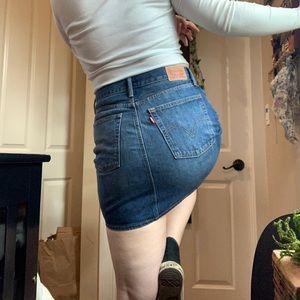 denim levi’s skirt